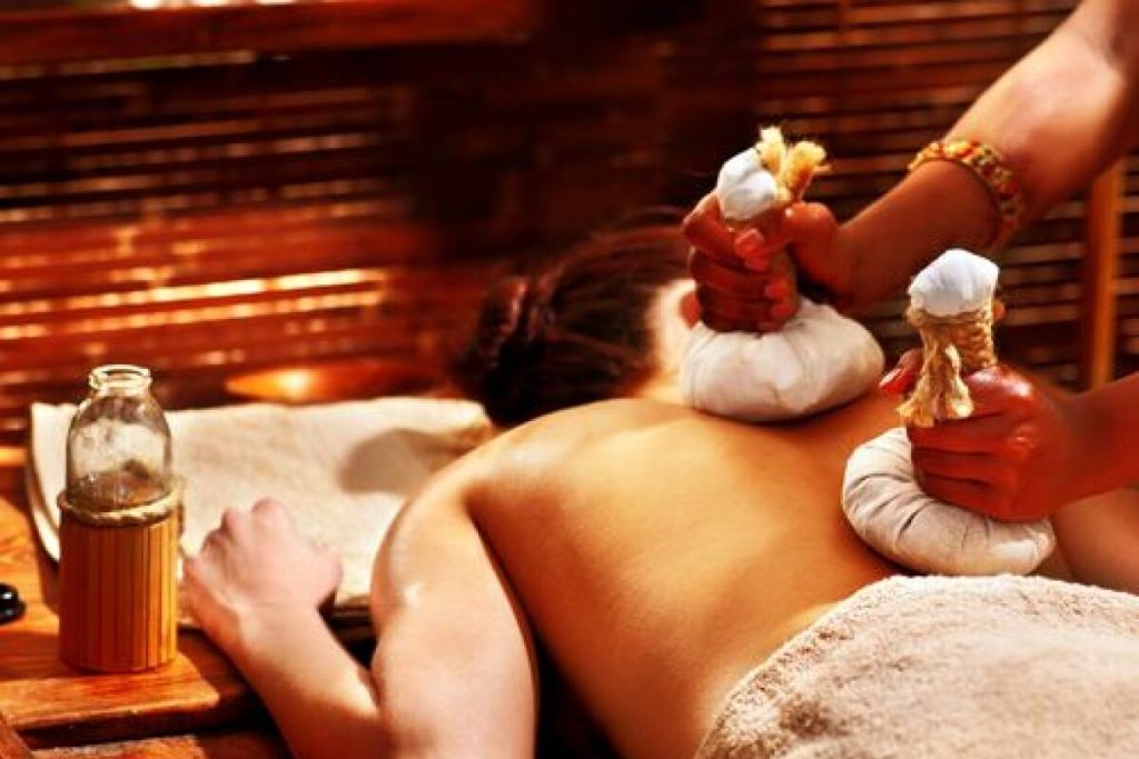 Le Massage Ayurvédique : Un Savoir-Faire Indien Millénaire pour votre Bien-être