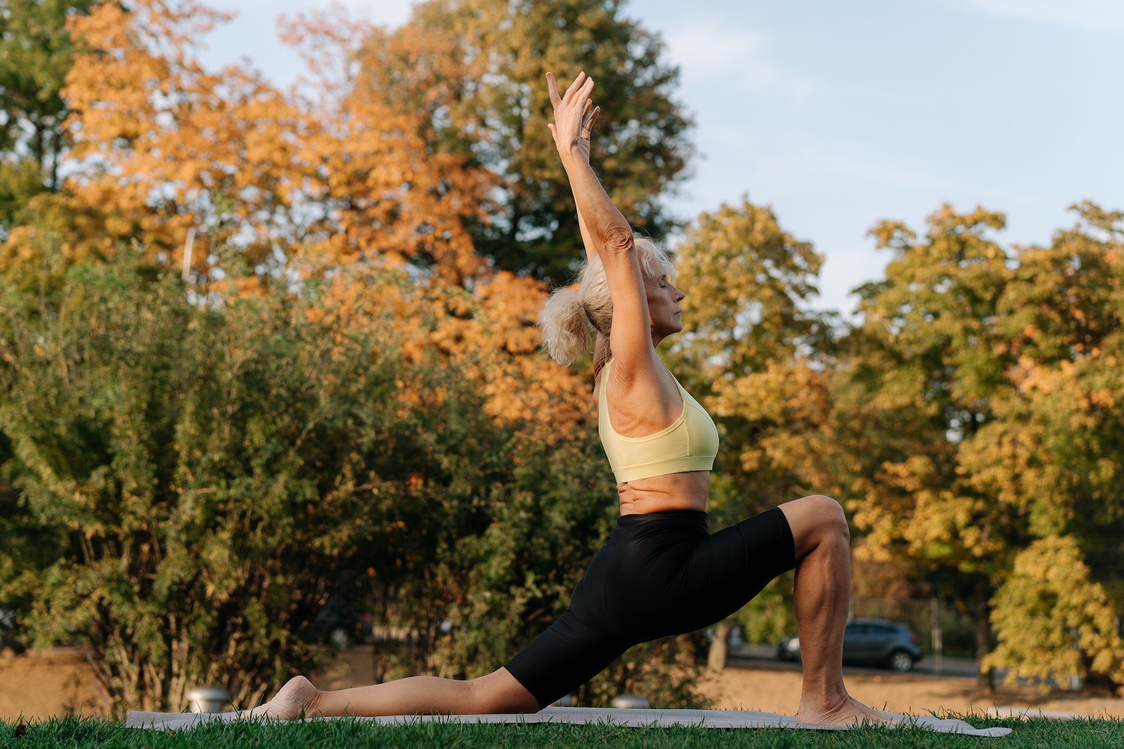 Postures simples et relaxantes du Hatha yoga pour le bien-être physique et mental. #HathaYoga #Wellness