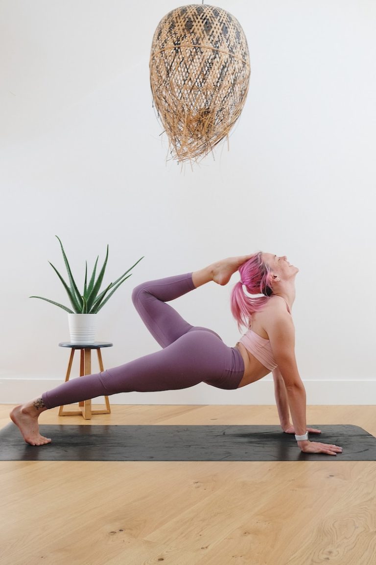 Tapis antidérapant pour yoga: gardez votre pratique stable et sûre! #TapisYoga #YogaAntidérapant #YogaStable #GardezVotrePratiqueSûre