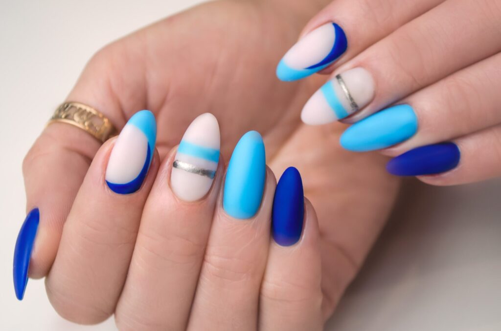 Quelle couleur d&rsquo;ongle choisir pour un été éclatant ?