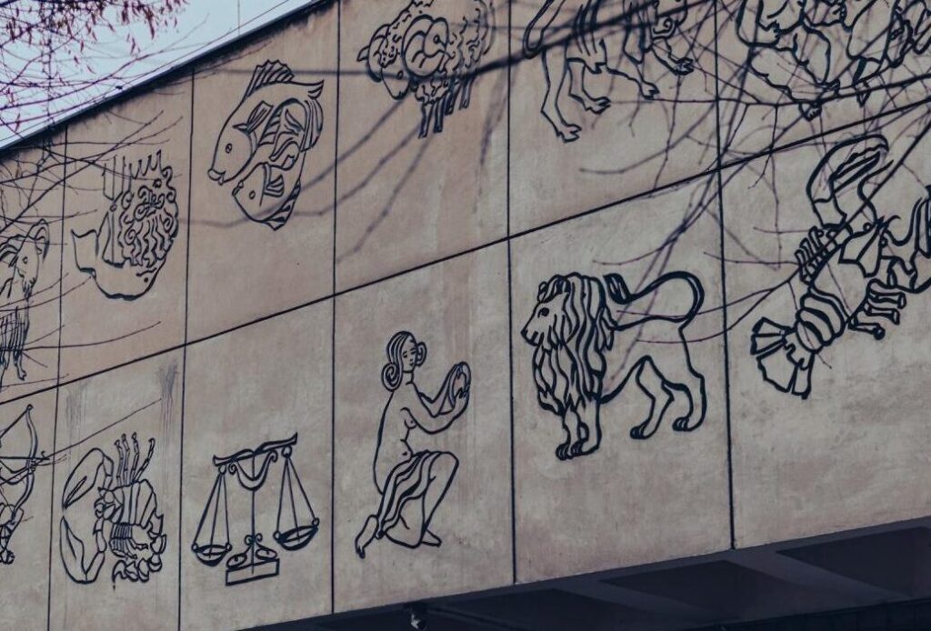 Comment l’homme Vierge ascendant Lion façonne-t-il sa personnalité unique ?