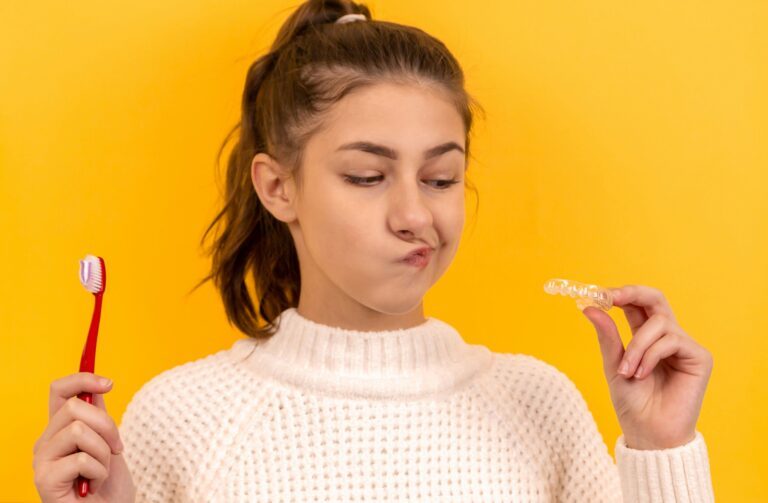 découvrez nos conseils pour une bonne hygiène bucco-dentaire afin de préserver la santé de vos dents et de vos gencives. retrouvez nos astuces pour un sourire éclatant et une haleine fraîche grâce à une routine d'hygiène buccale efficace.