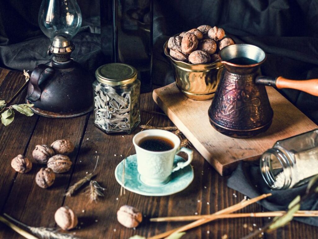 Comment pratiquer la cafédomancie gratuite chez soi ?