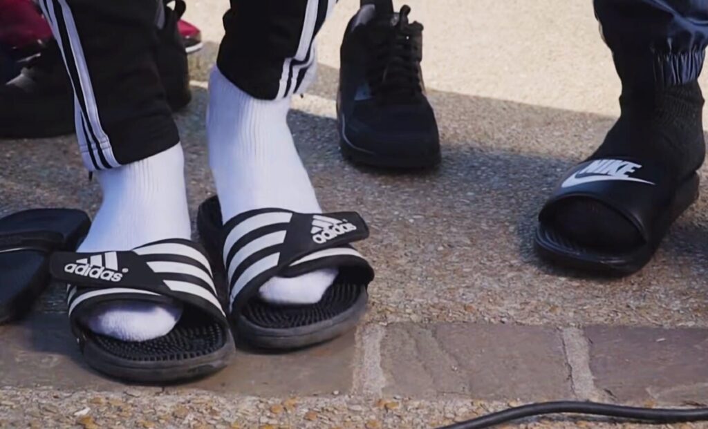 Pourquoi les gens aiment les claquettes ?