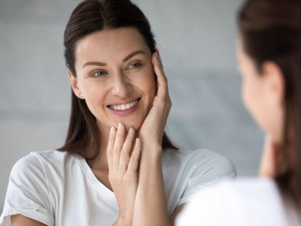 Comment enlever les poches sous les yeux sans recourir à la chirurgie ?