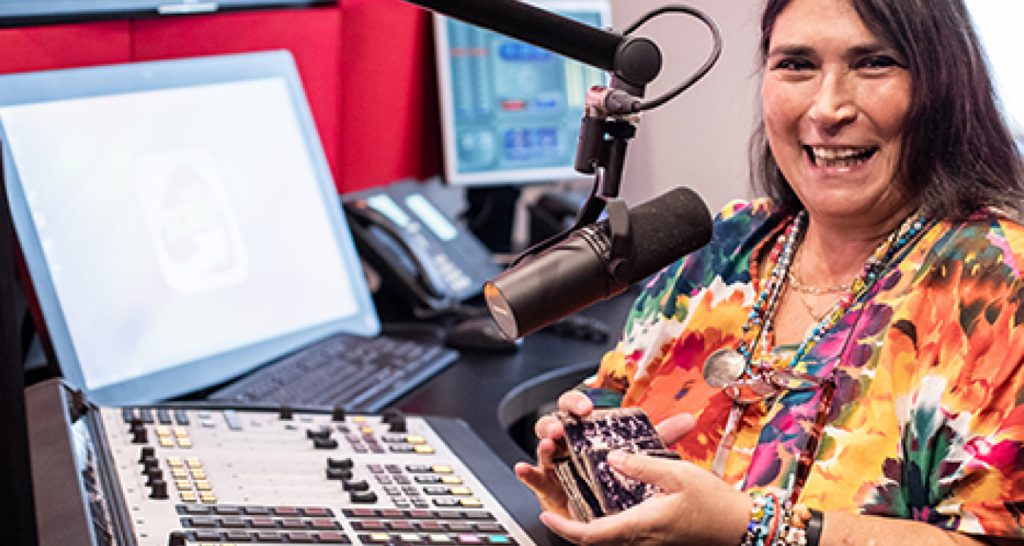 Comment la voyance à la radio peut-elle changer votre lundi ?