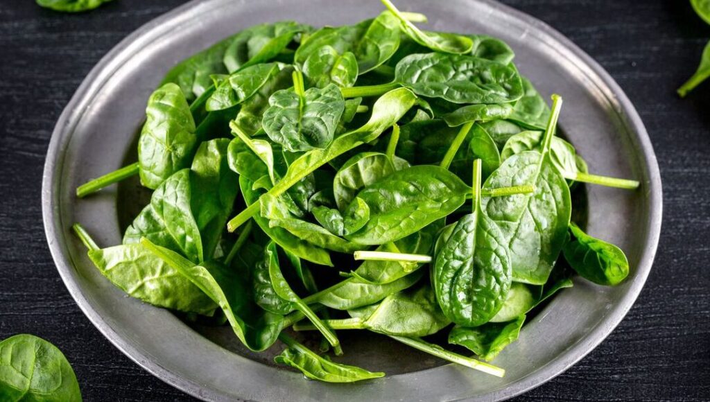 Pourquoi blanchir les épinards avant de les cuisiner ?