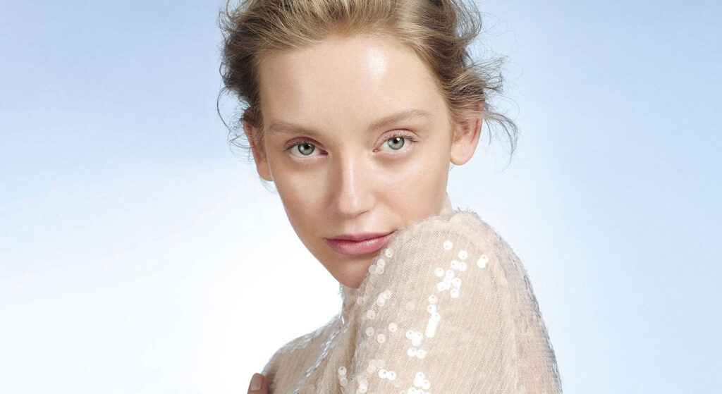 Maquillage glowy : astuces et tendances