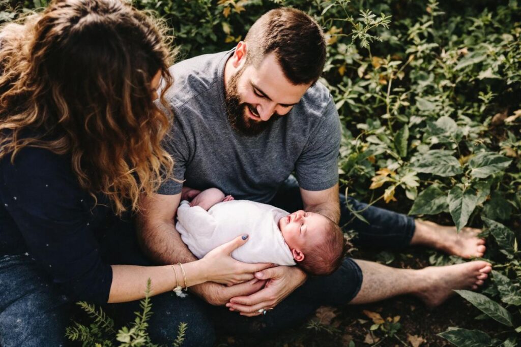 Parents témoignent : leur expérience avec les remèdes naturels face à la nuit de Java chez les bébés