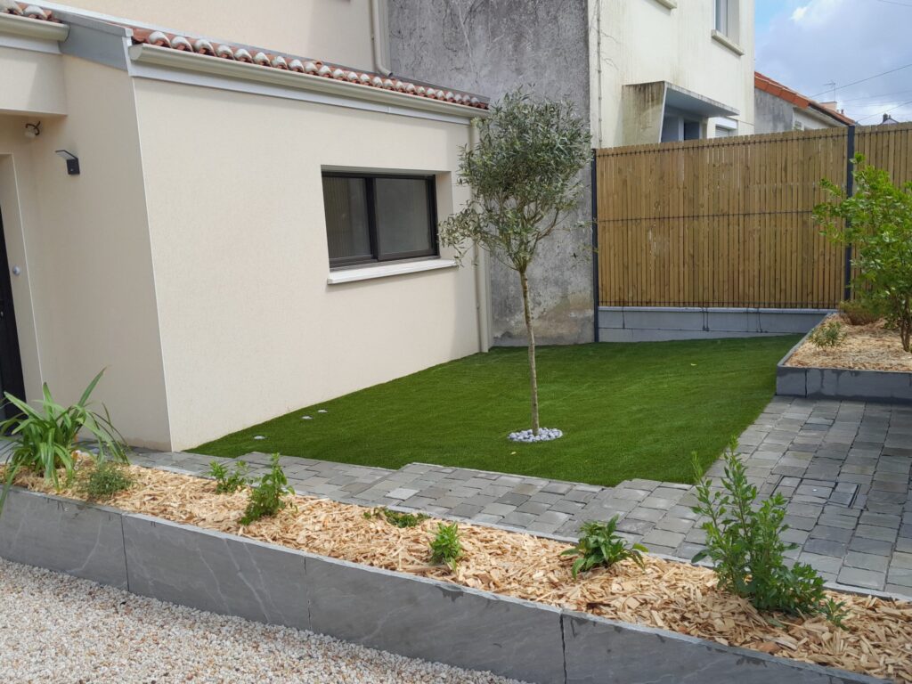 Aménagement jardin extérieur devant maison : inspirations et conseils pratiques