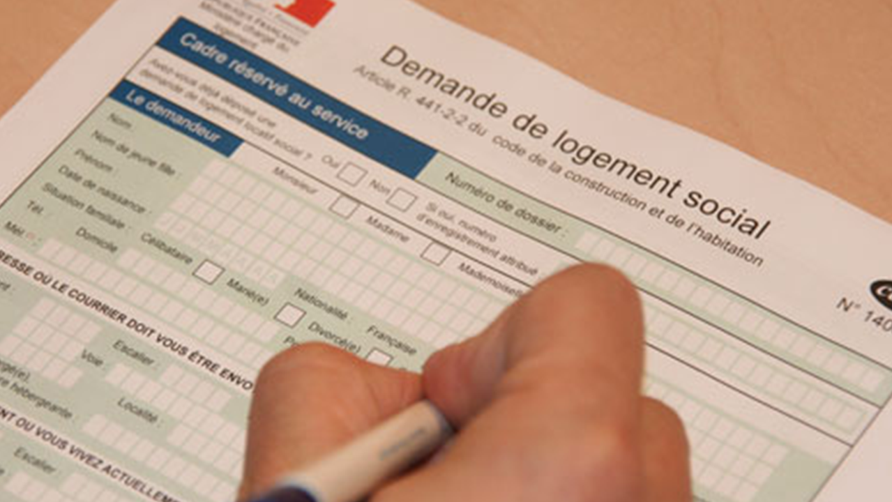 Comment faire une demande de logement social étudiant ? - Natacha Birds