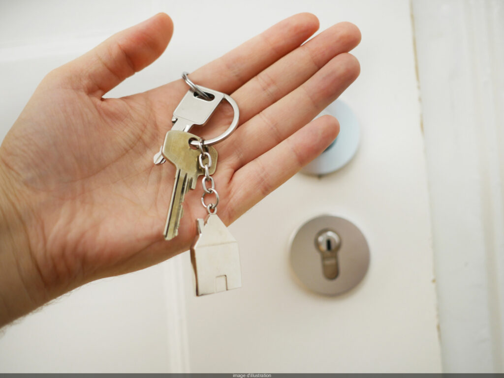 Étudiants en pleine recherche de logement pour la rentrée universitaire
