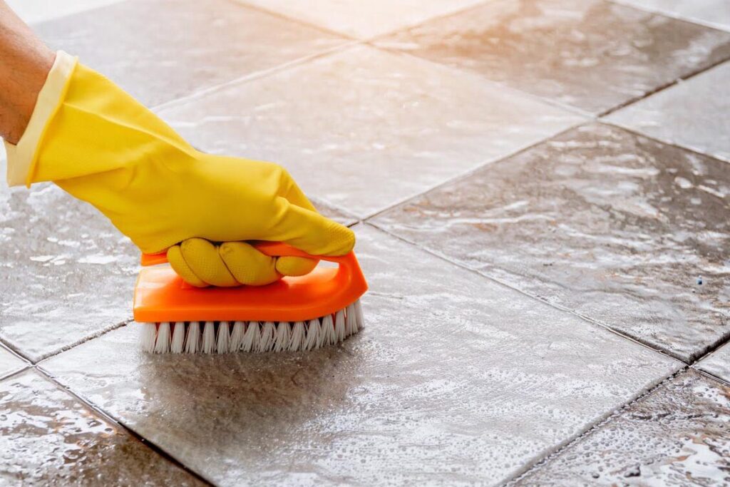 Quels sont les dangers de l’acide chlorhydrique dans l’entretien de la maison ?