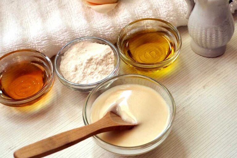 Masque raffermissant visage fait maison : recettes pour plus de fermeté