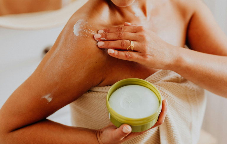 Hydratation du corps : les gestes essentiels pour une peau douce toute l’année